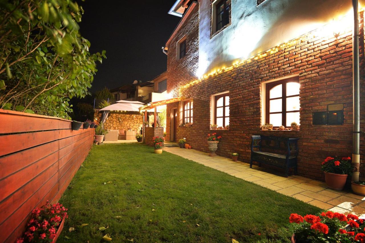 Janicsár Garden Apartman Erlau Exterior foto